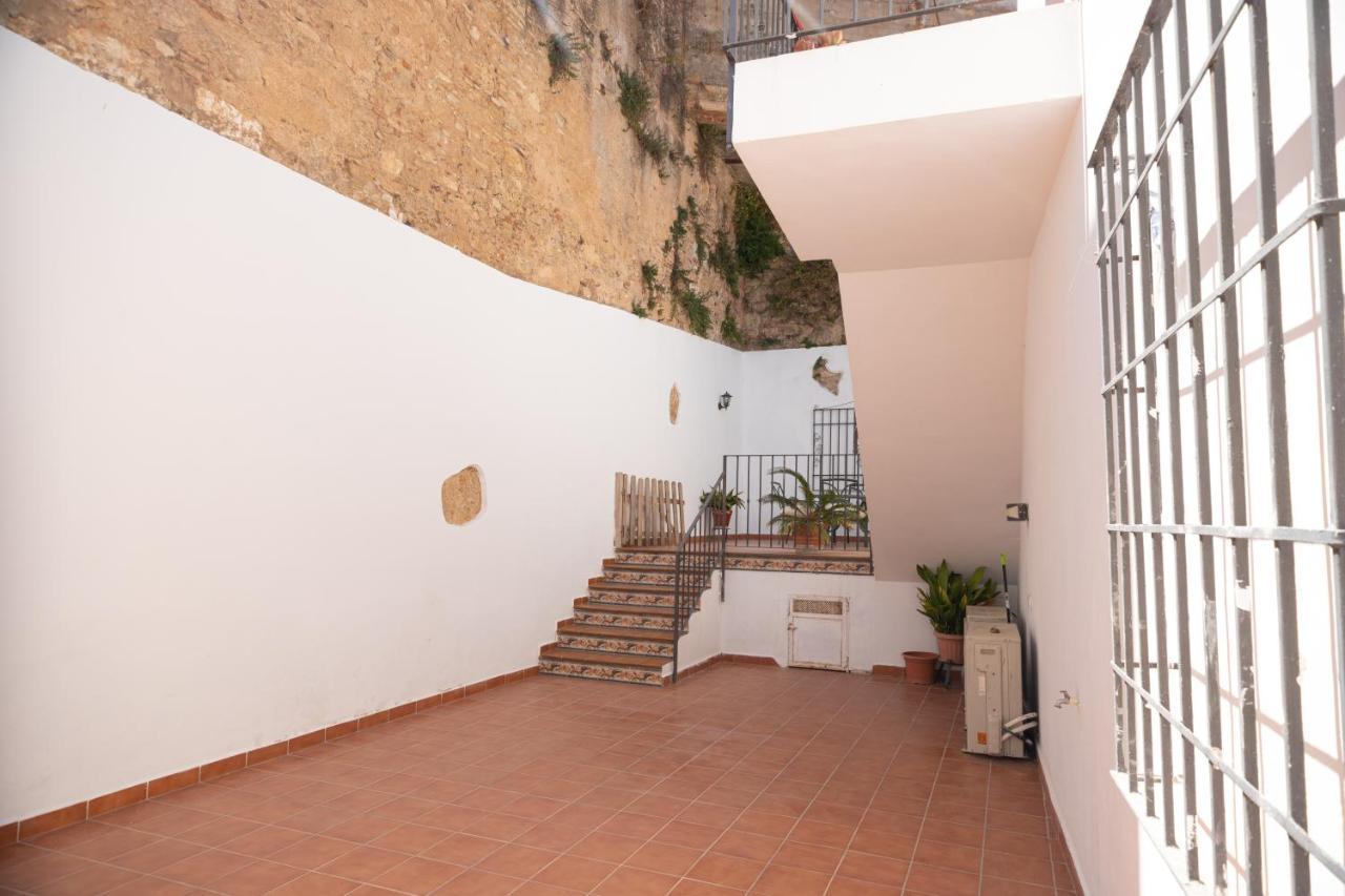 Casa con parking a 500m del tajo de ronda Apartamento Exterior foto
